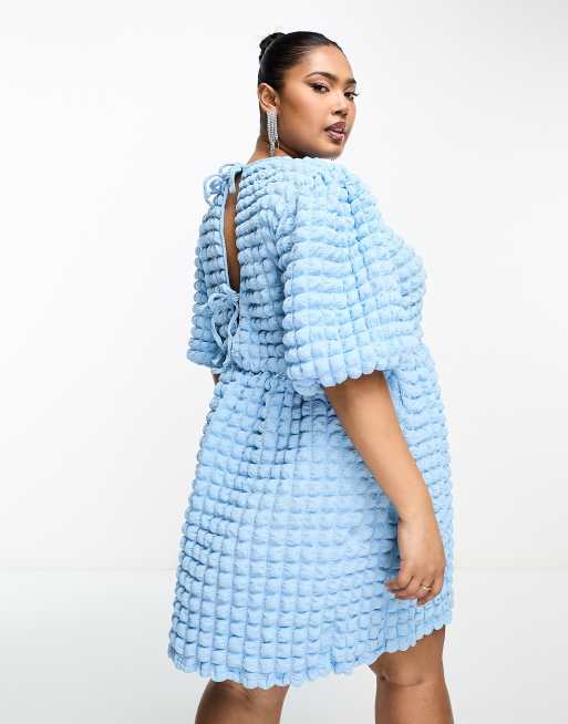 Exclusivité - The Frolic Plus - Robe courte texturée effet boule avec liens noués au dos - Bleu   , 4 de 4