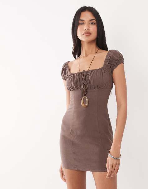 Exclusivité - The Frolic - Robe courte en aspect lin à mancherons et buste froncé - Chocolat - view 1