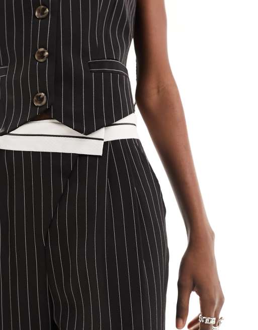 Extro & Vert – Elegante Hose mit Nadelstreifen und asymmetrischem Taillenbund in Schwarz, Kombiteil, 2 von 5