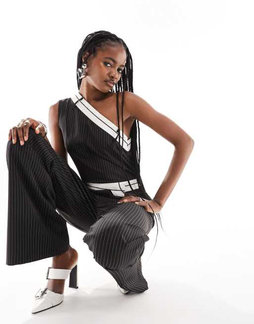 Extro & Vert – Kritstrecksrandig, enaxlad jumpsuit med midjedetalj