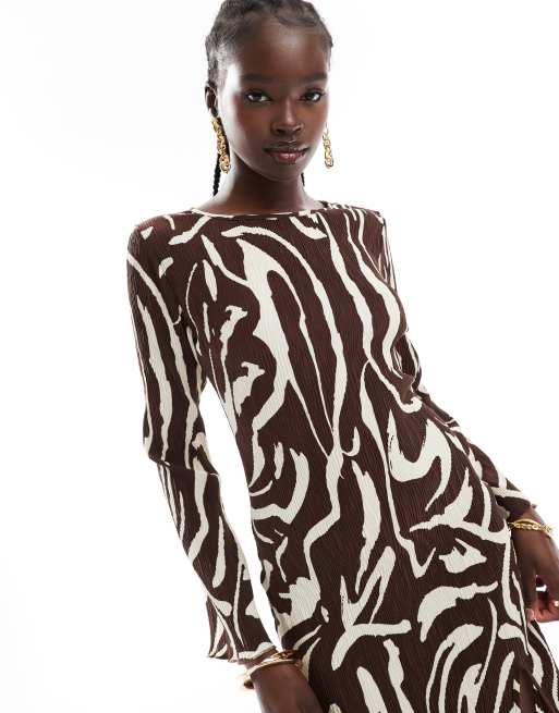 Extro Vert plisse maxi dress in brown and cream abstract print ASOS