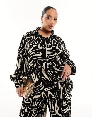Extro & Vert Plus plisse shirt in abstract print co-ord