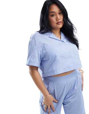 Extro & Vert Plus Extro & Vert Plus short sleeve cropped shirt in blue stripe co-ord