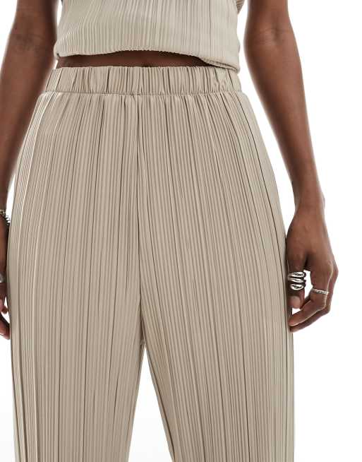 Extro & Vert Premium soft touch plisse pants in metallic latte (part of a set), 4 of 5