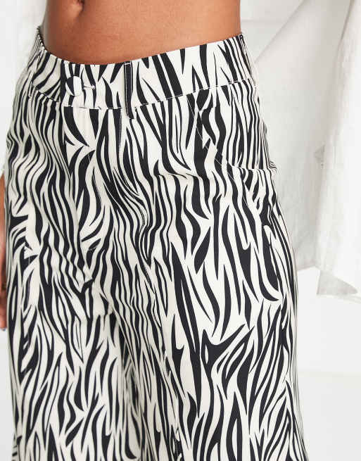 Extro & Vert - Ruimvallende broek met wijde pijpen in gebroken witte zebraprint, deel van co-ord set, 3 van 4