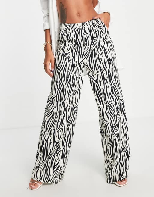 Extro & Vert - Ruimvallende broek met wijde pijpen in gebroken witte zebraprint, deel van co-ord set, 4 van 4