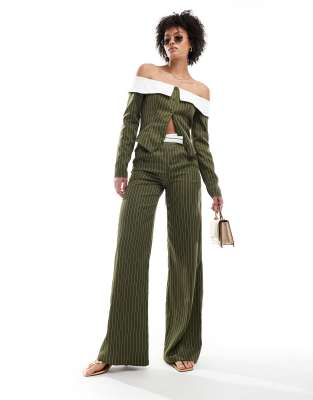 Extro & Vert Tall tailored trouser with asymmetric waistband in khaki stripe co-ord-Green φωτογραφία