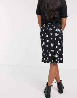 black and green skirt