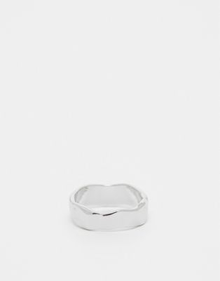 hammered band ring in silver