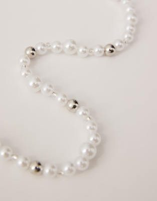 Faded Future Pearl And Metal Beaded Necklace-white In White