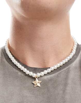 FADED FUTURE Faded Future pearl necklace with star charm in gold