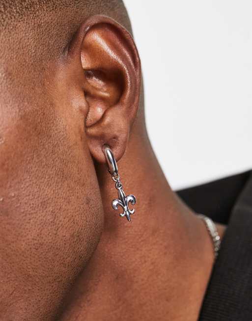 Faded Future - Set van huggie oorbellen met ringetje en fleur-hangertje in zilver
