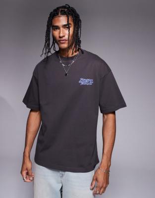 Faded Store Face Graphic Back Print T-shirt