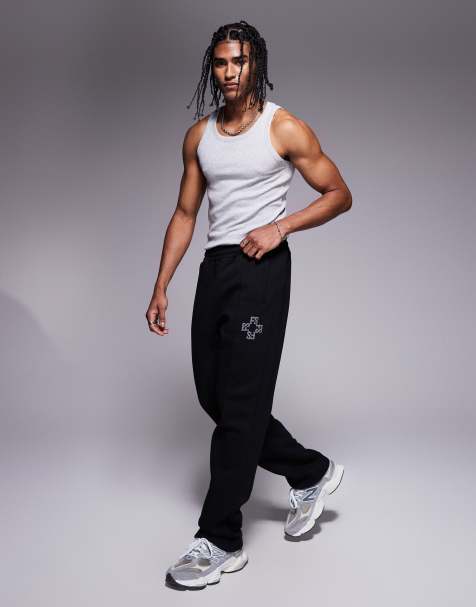 Faded Store – Gerade geschnittene Jogginghose in Schwarz mit Monogramm-Logo, 320 g/m² - view 1