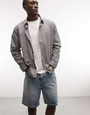 Jeansshorts in verwaschenem Blau mit Saum im Used-Look Blau L