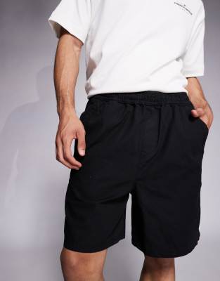 Locker sitzende Basic-Shorts in Schwarz Schwarz W30