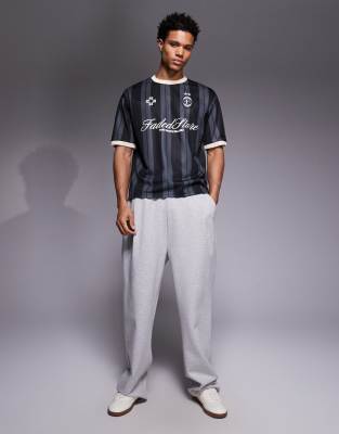 Faded Store Striker Soccer Tee In Black