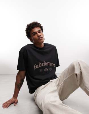 T-Shirt in Schwarz mit Gothic-Logoprint auf dem Rücken Schwarz XS