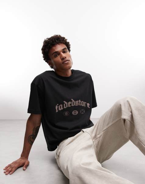 Faded Store - T-shirt met gotische logoprint op de achterkant in zwart - view 1