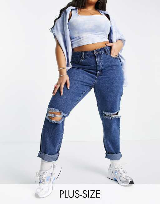 Fae Plus - Distressed mom jeans in middenblauwe wassing