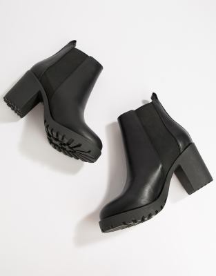 black chunky heel chelsea boots