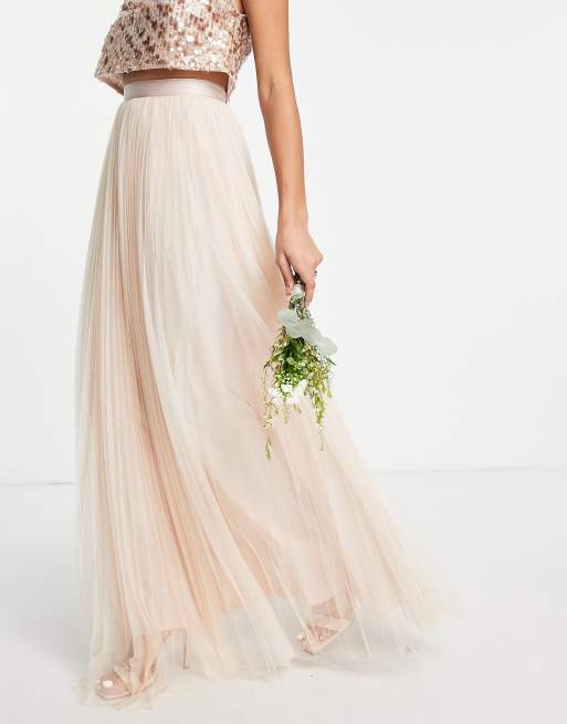 Falda de dama de honor larga color champán con lazo en la cintura y diseño plisado de tul de ASOS DESIGN (parte de un conjunto)
