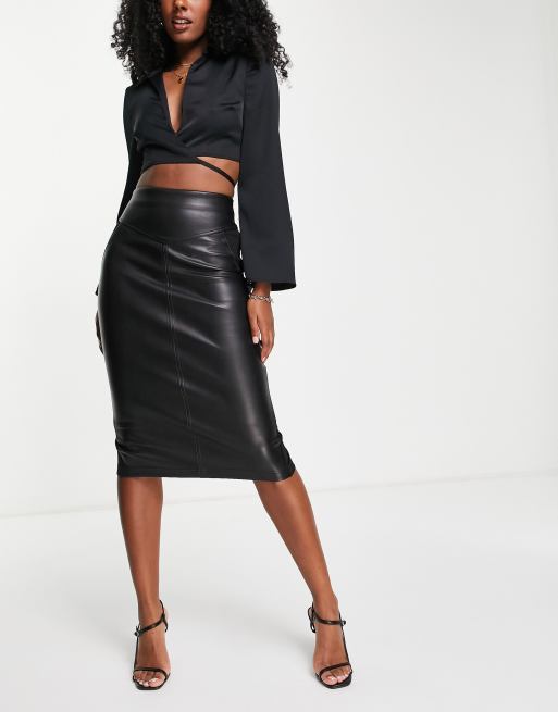 Falda de tubo midi negra con diseño de paneles de cuero sintético y punto roma de River Island