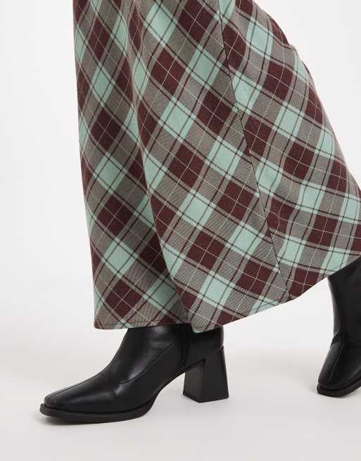 Falda larga a cuadros verdes de corte al bies de tejido cepillado de ASOS DESIGN, 4 de 5