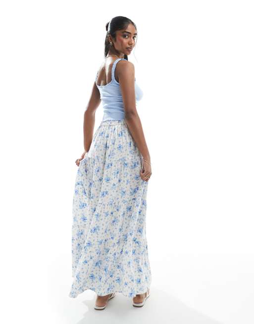 Falda larga azul escalonada con estampado floral y abertura lateral de Miss Selfridge, 2 de 5