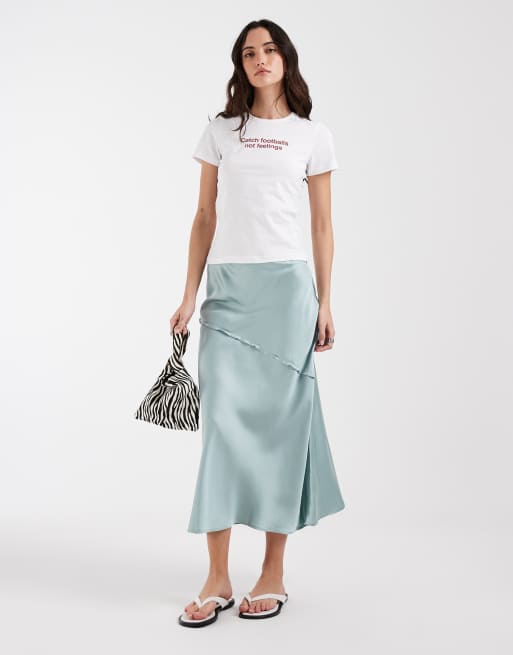 Falda larga azul tenue con cintura baja de satén de AWARE, 2 de 5