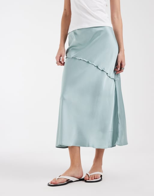 Falda larga azul tenue con cintura baja de satén de AWARE, 4 de 5