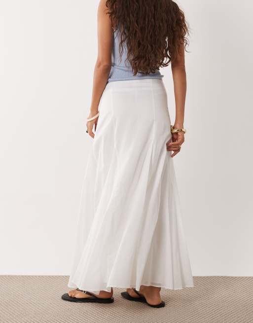 Falda larga blanca con godets de algodón de ASOS DESIGN Petite, 4 de 5
