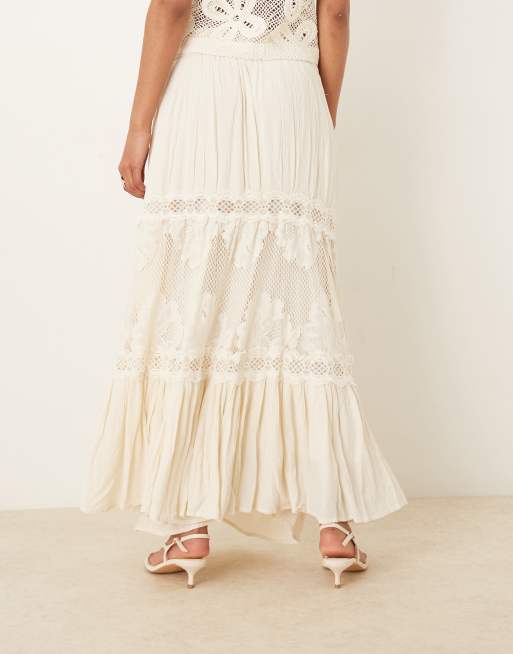 Falda larga color crema de estilo boho con insertos de encaje de croché para festivales de YAS, 3 de 5