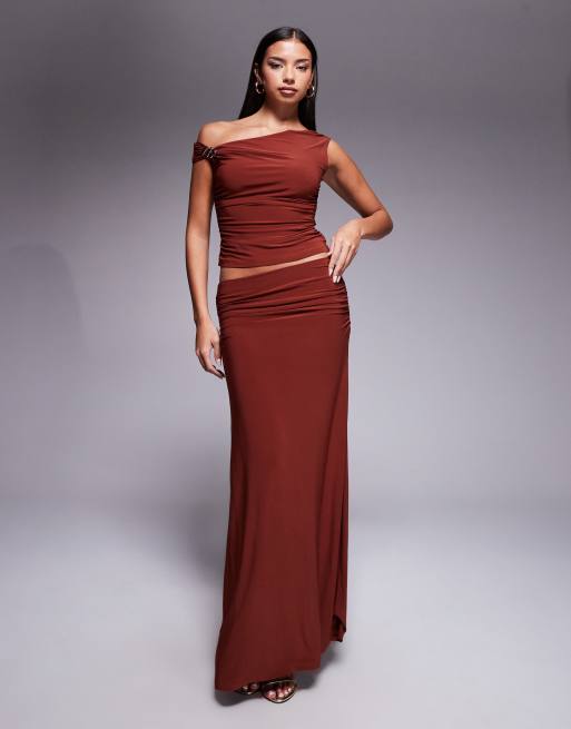 Falda larga color óxido ceñida de Forever New (parte de un conjunto)