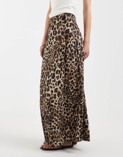 Falda larga con estampado de leopardo de satén de ONLY, 2 de 5