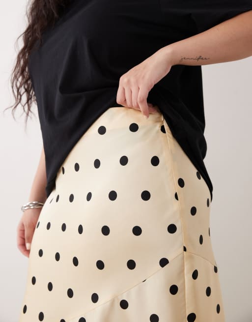 Falda larga de corte sirena con estampado de lunares y bajo de encaje de ASOS DESIGN Curve, 3 de 5