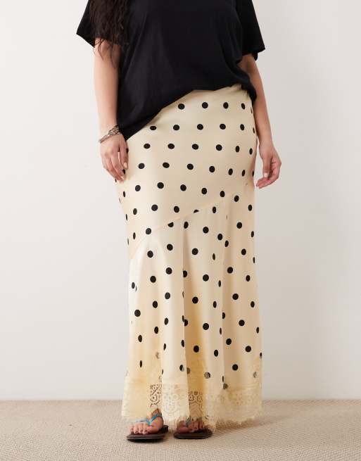 Falda larga de corte sirena con estampado de lunares y bajo de encaje de ASOS DESIGN Curve, 4 de 5