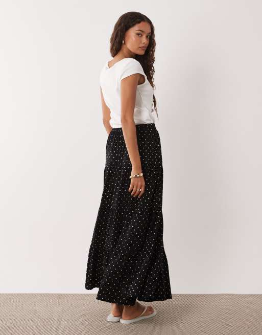 Falda larga escalonada con estampado de lunares de Miss Selfridge Petite, 4 de 5