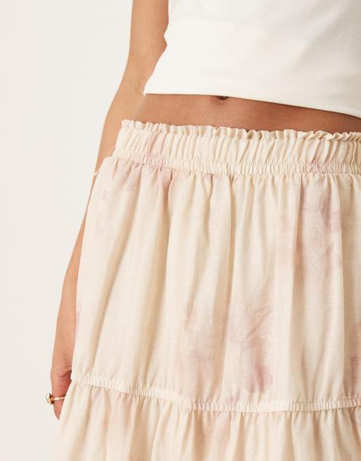 Falda larga escalonada de estilo boho con estampado floral y lazada lateral de ASOS DESIGN, 3 de 5