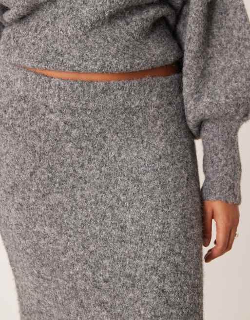 Falda larga gris carbón de punto mullido de ASOS DESIGN Curve (parte de un conjunto), 5 de 5