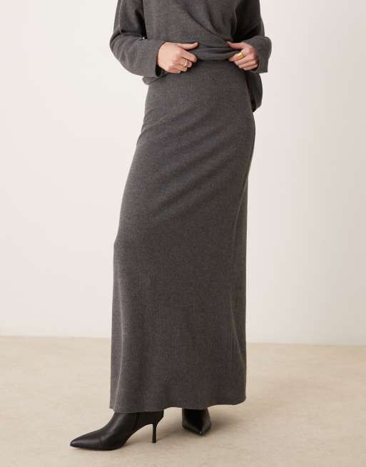Falda larga gris jaspeado de corte sirena de tejido muy suave de ASOS DESIGN (parte de un conjunto), 2 de 5