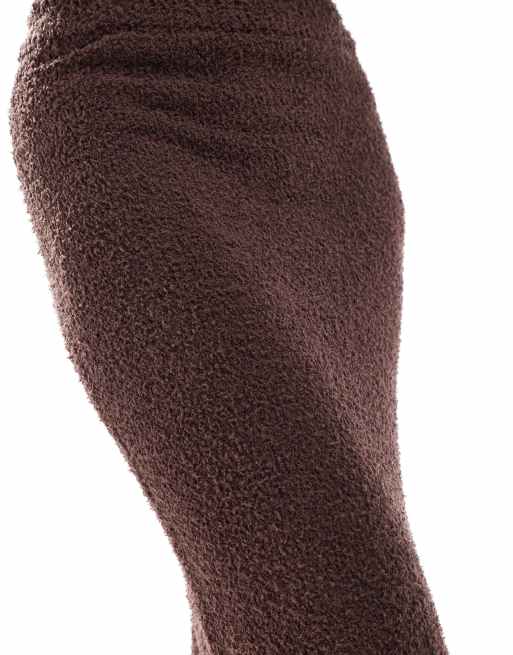 Falda larga marrón chocolate de punto mullido de bouclé de Aria Cove (parte de un conjunto), 4 de 5