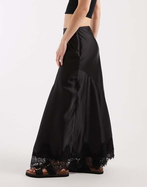 Falda larga negra de corte sirena con bajo de encaje de ASOS DESIGN Petite, 3 de 5