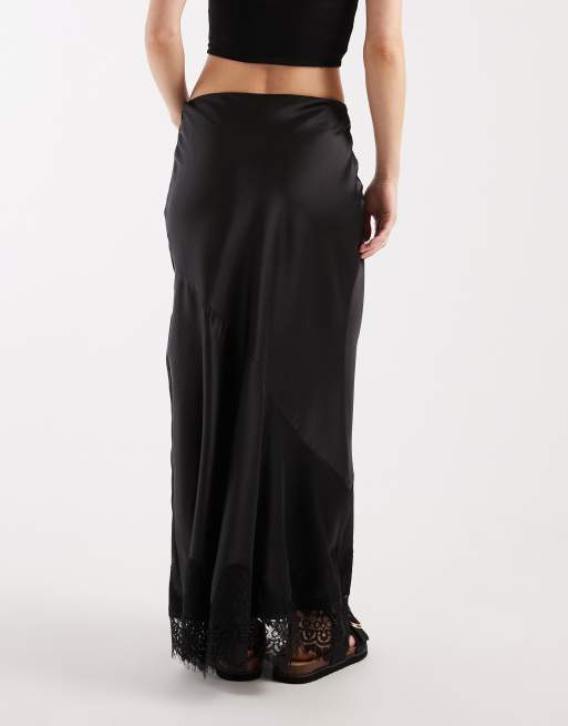 Falda larga negra de corte sirena con bajo de encaje de ASOS DESIGN Petite, 5 de 5