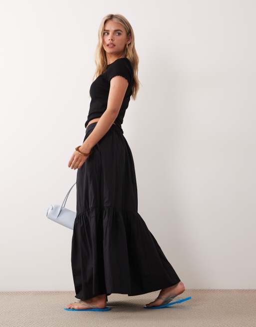Falda larga negro de estilo boho con diseño escalonado sencillo de ASOS DESIGN Petite, 3 de 5