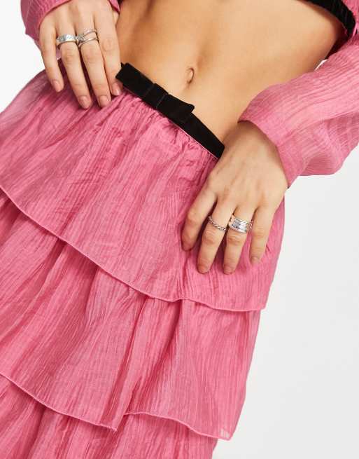 Falda larga rosa con diseño escalonado de tafetán de sister jane