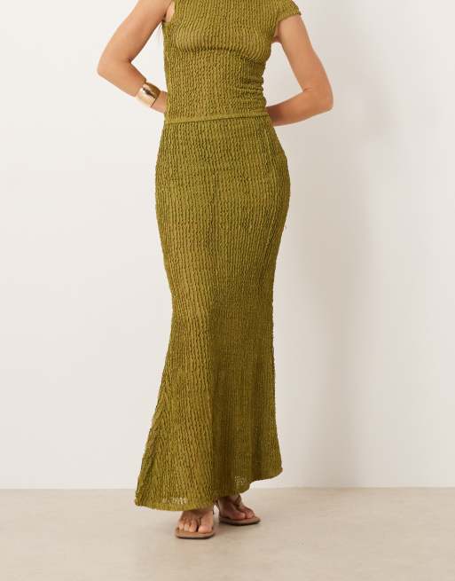 Falda larga verde de corte sirena con volantes y acabado texturizado de ASOS DESIGN (parte de un conjunto), 2 de 5