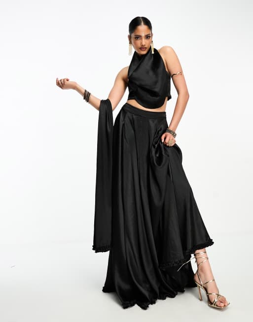 Falda lehenga negra de corte amplio con volantes y dupatta de Kanya London (parte de un conjunto)