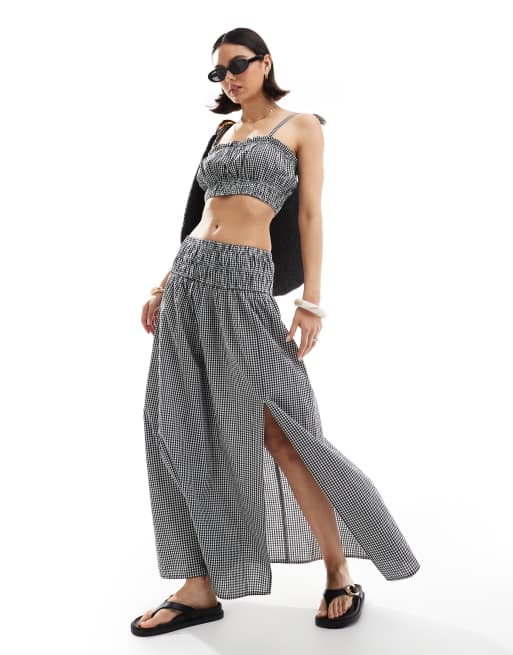 Falda midi a cuadros vichy negros fruncida de New Look (parte de un conjunto)