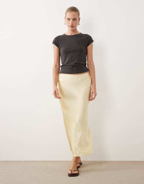 Falda midi amarillo pastel de corte al bies de satén de New Look - view 1